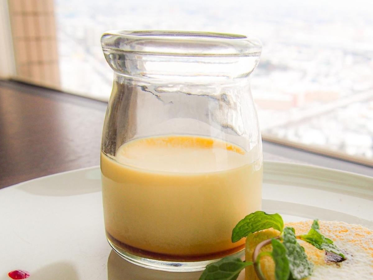Hotel Emisia Sapporo Exteriör bild A bottle of lemon juice
